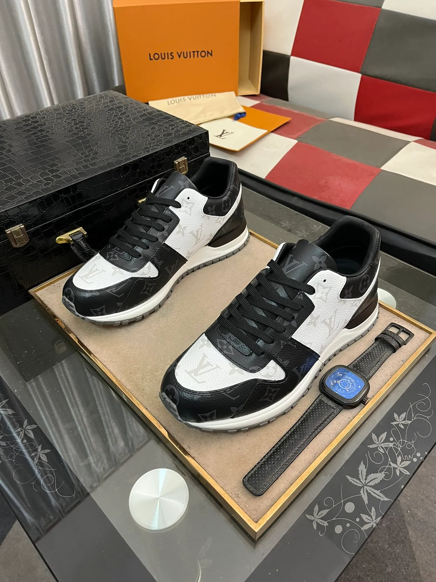 Men's shoes 💰540⌚️⌚️LV Louis Vuitton. The latest fashionable casual shoes are popular in physical stores. New spring and summer comfortable imported custom original cowhide, unique jacquard fabric element design. With sheepskin lining, Lv original base, [sun][sun] high-end packaging and high quality💪Details determine quality, code number 38-44